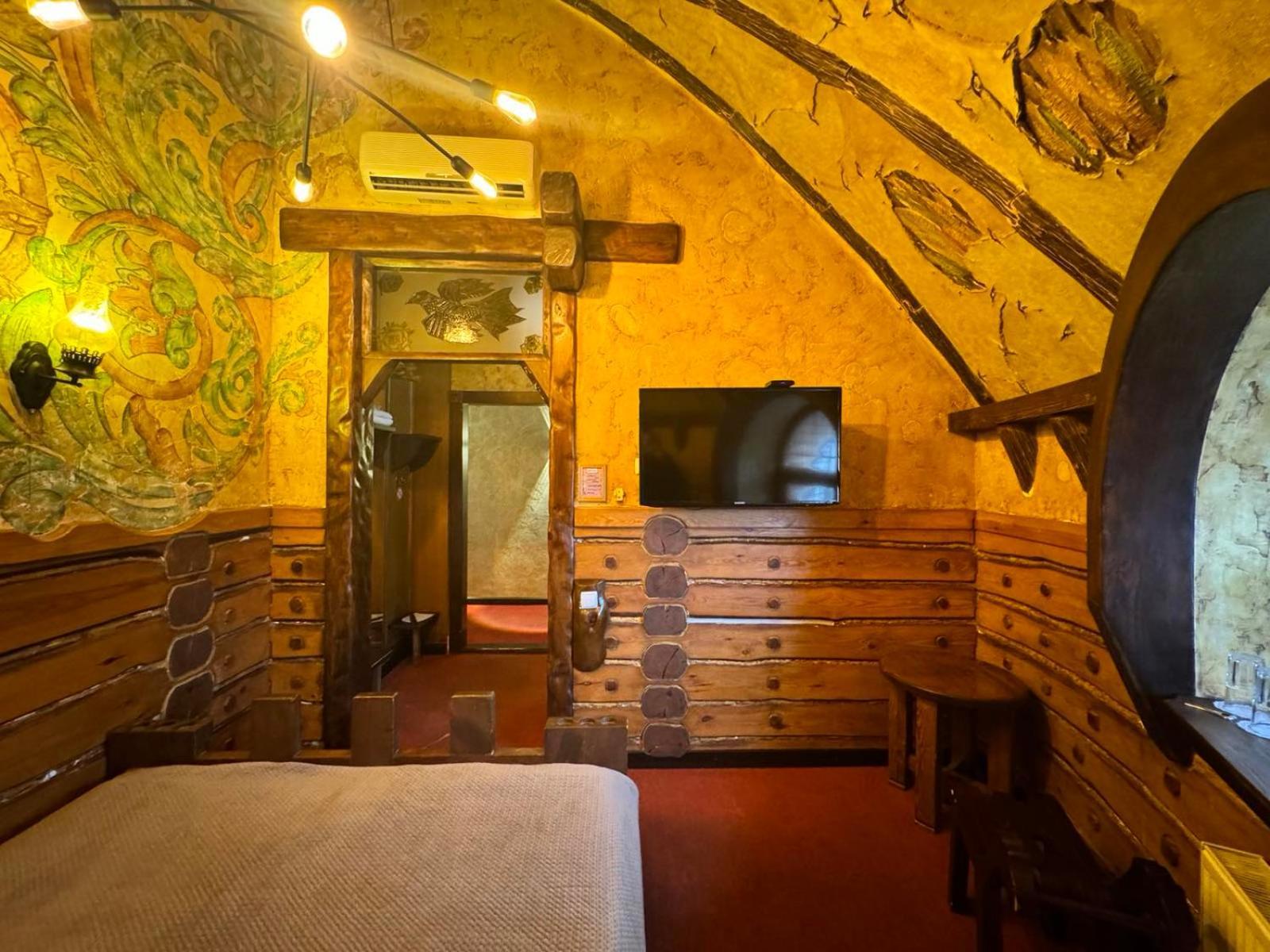 Hotel Veles Zolotonosha Esterno foto