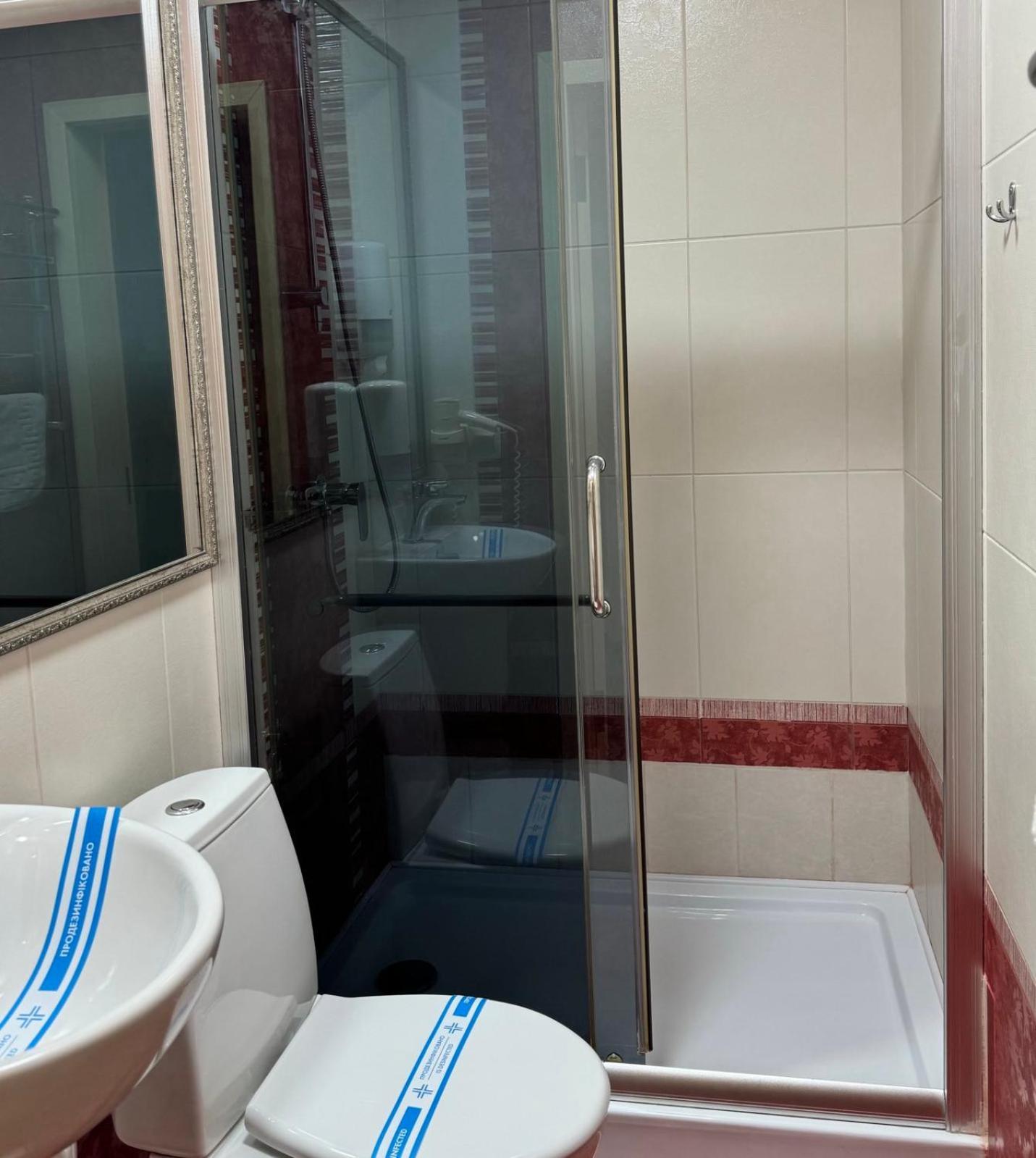 Hotel Veles Zolotonosha Esterno foto