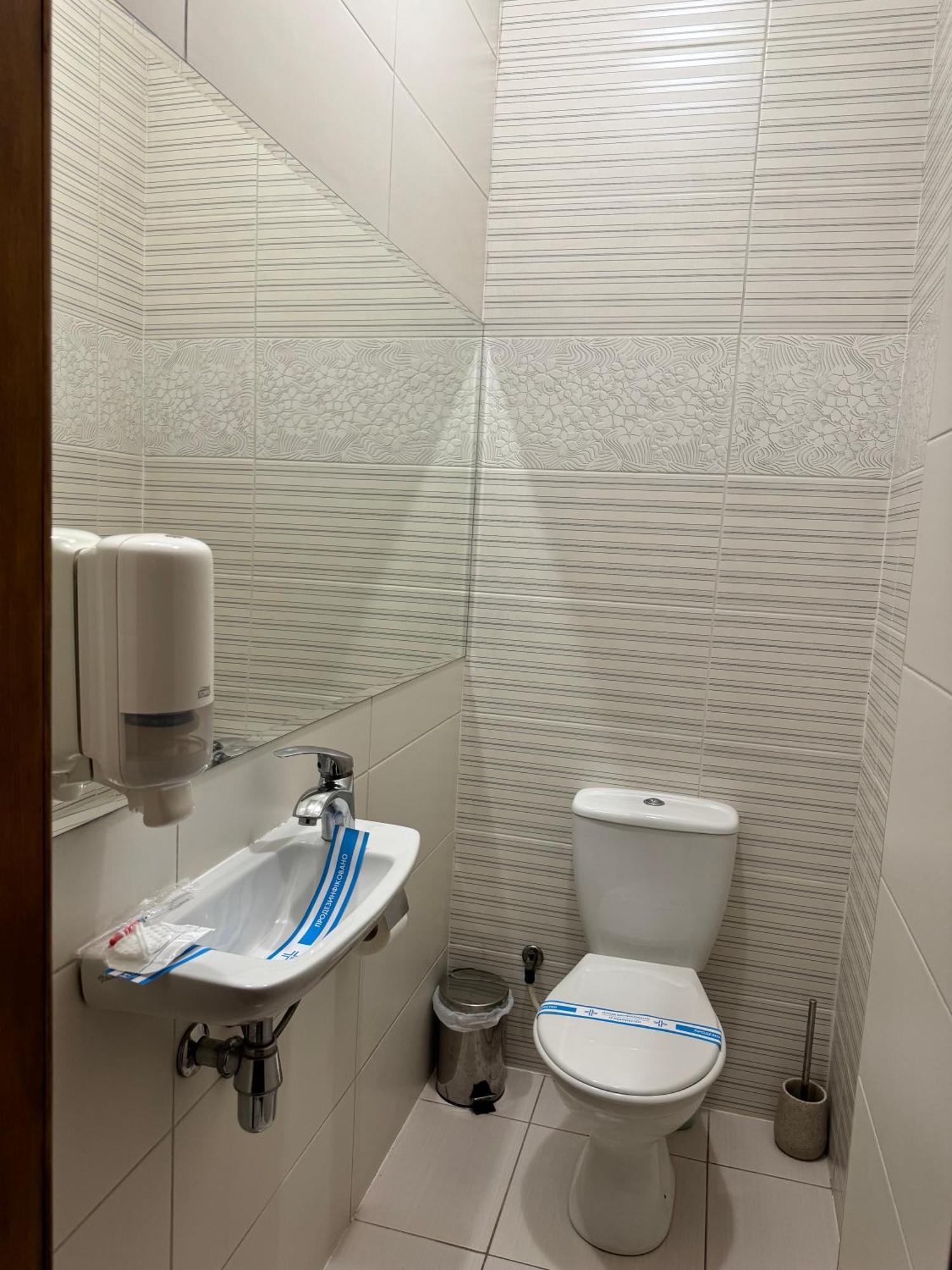 Hotel Veles Zolotonosha Esterno foto