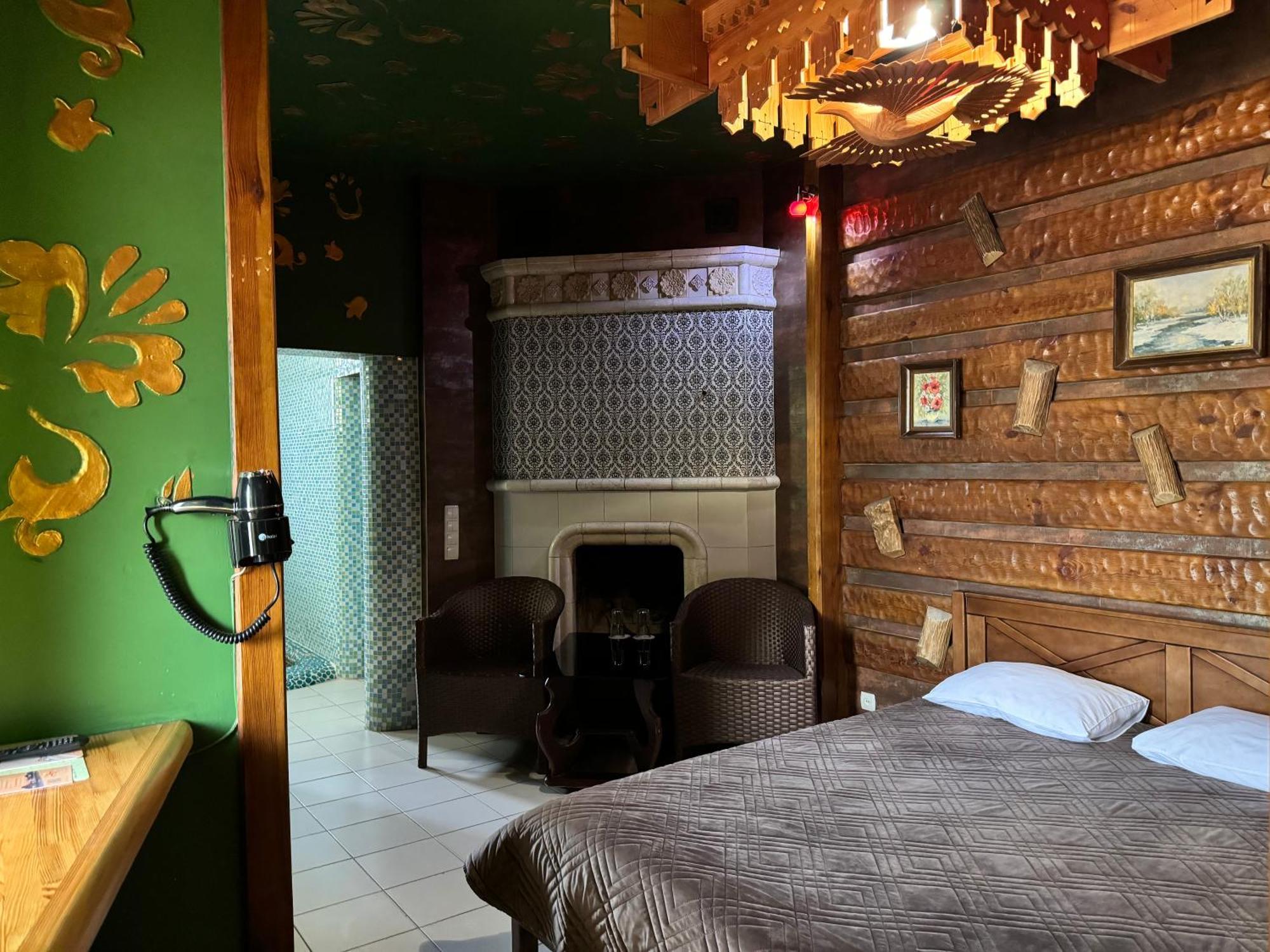 Hotel Veles Zolotonosha Esterno foto