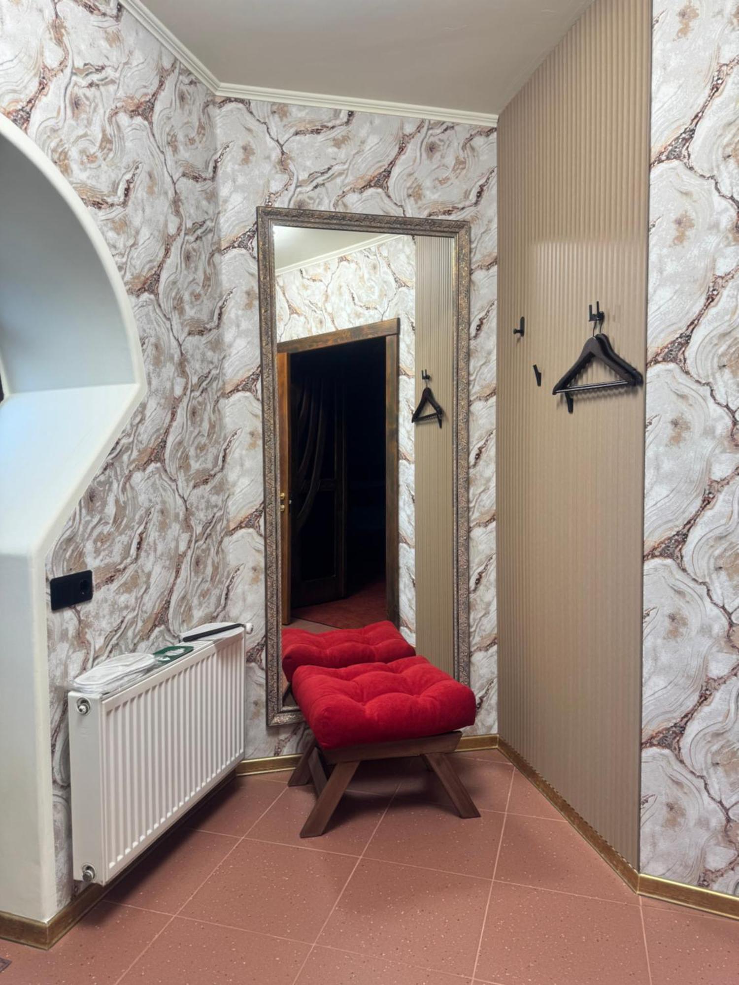 Hotel Veles Zolotonosha Esterno foto