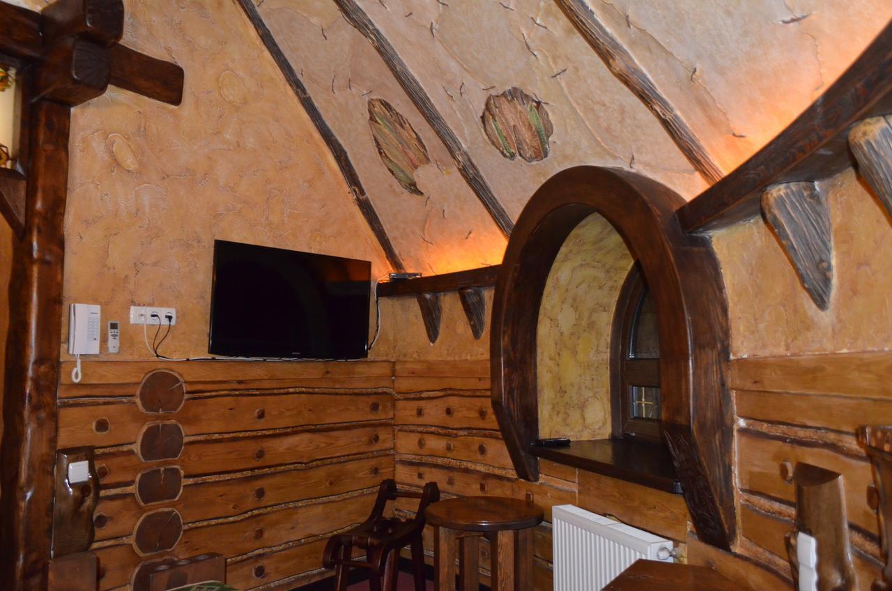 Hotel Veles Zolotonosha Esterno foto